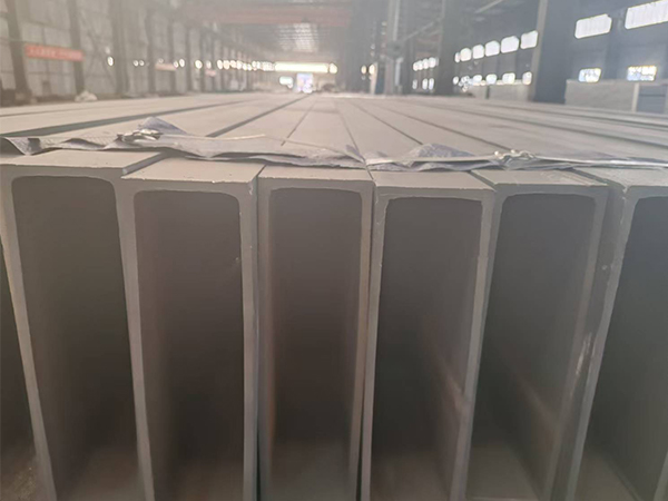 山东玻璃幕墙精致钢相关特点